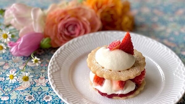 イギリス　シェリー　ストロベリー　ケーキプレート ガトーフレーズ – 【福岡のスイーツ専門店】ストロベリーフィールズ 食器