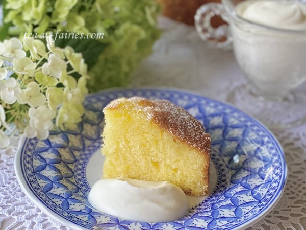 エルダーフラワーのドリズルケーキ 妖精たちがお茶を飲みにきたら